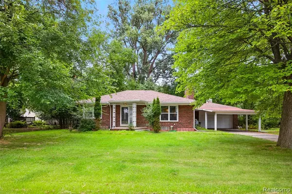 Southfield, MI 48075,19910 Albany Avenue