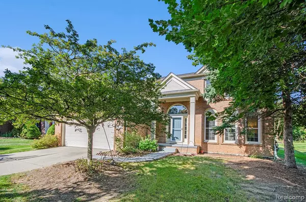 West Bloomfield, MI 48324,2140 Timberridge Court