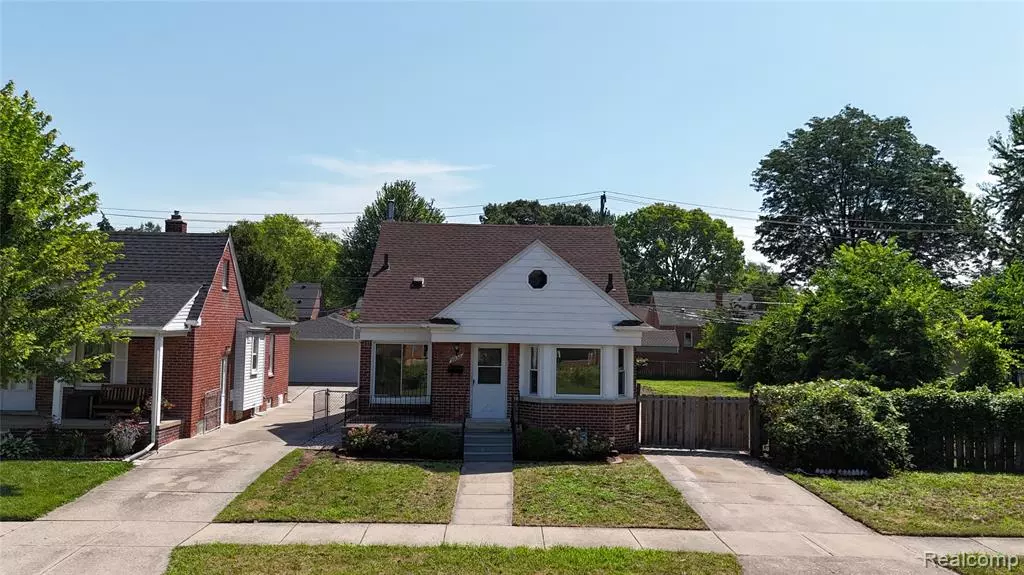 Redford, MI 48239,9938 Royal Grand