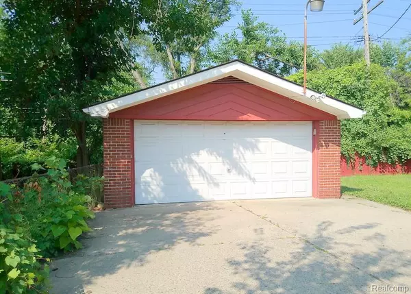 Detroit, MI 48205,17841 Hoover Street