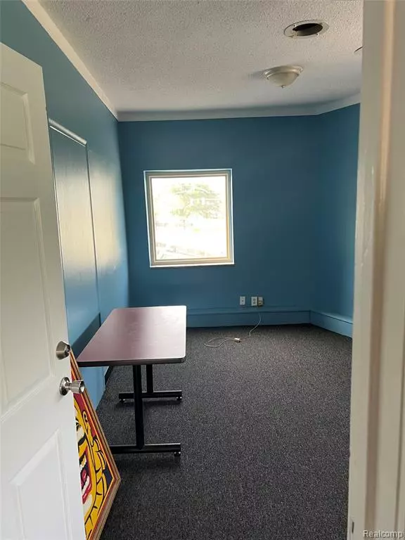 Ferndale, MI 48220,23150 woodward ave