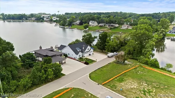 Brighton, MI 48114,8184 Woodland Shore Drive