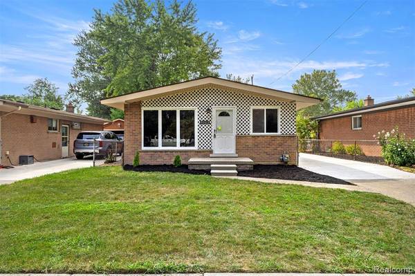 9062 Monroe Boulevard, Taylor, MI 48180
