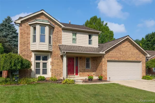 Macomb, MI 48044,46073 Hollowoode Lane