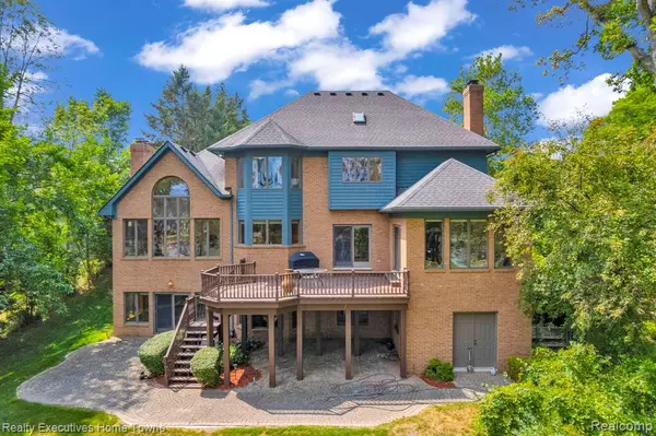 Port Huron, MI 48060,2620 Strawberry Lane