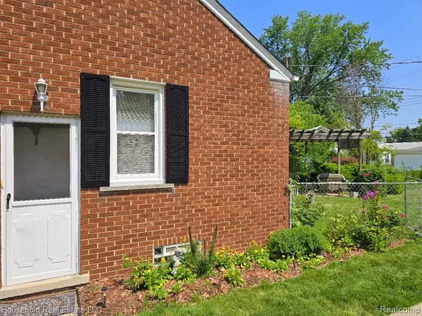 Warren, MI 48091,26532 Crystal Avenue