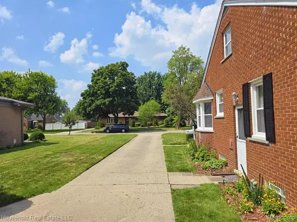 Warren, MI 48091,26532 Crystal Avenue