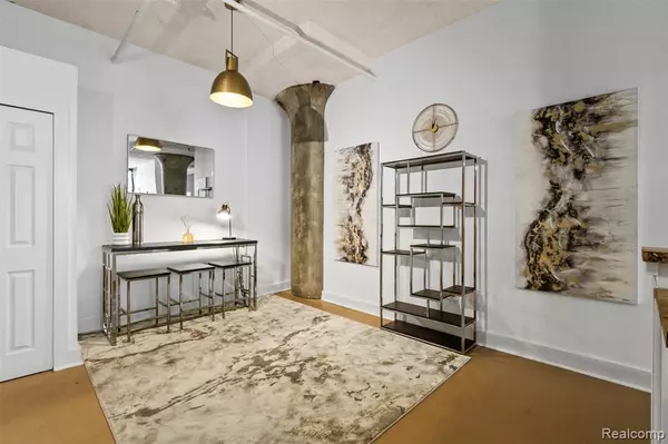 Detroit, MI 48207,6533 East Jefferson