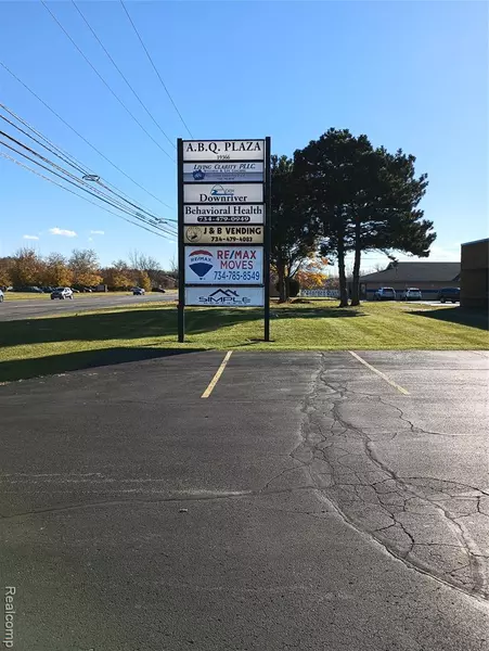19366 ALLEN Road, Trenton, MI 48183