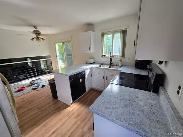 Westland, MI 48186,127 S John Hix Street