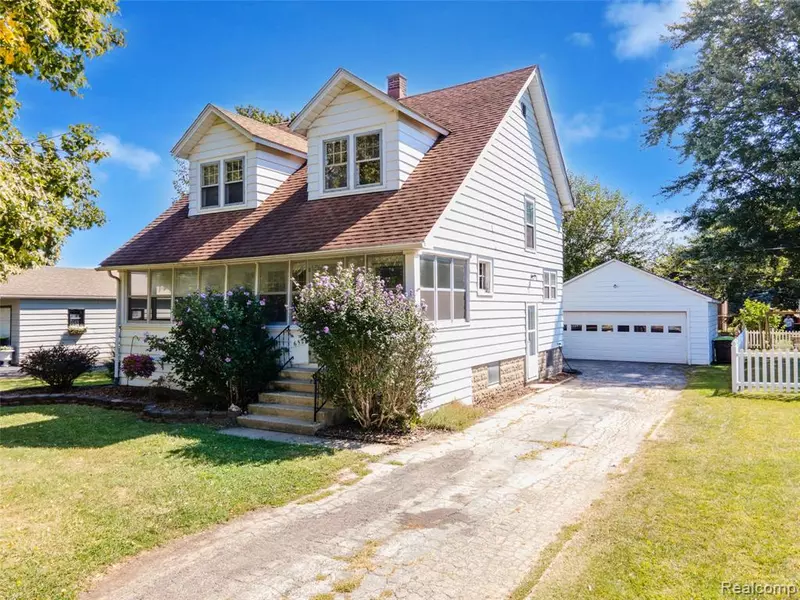 652 Bentley Drive, Monroe, MI 48162