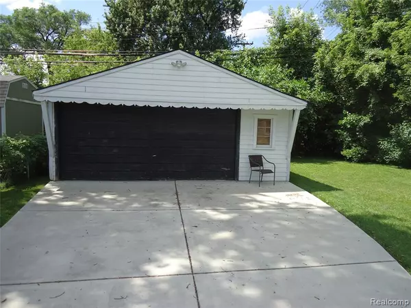 Roseville, MI 48066,27427 Brinker Street