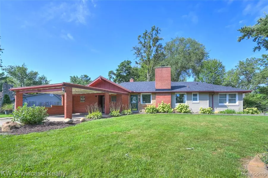 3142 Adele Terrace, Commerce Twp, MI 48382