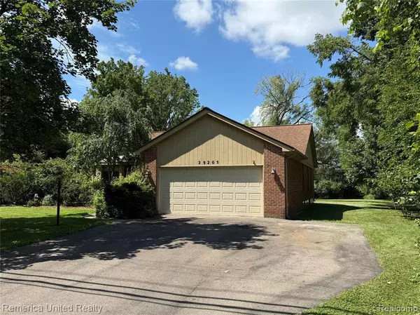 Farmington Hills, MI 48334,29205 Greening Street