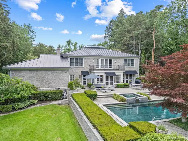 Bloomfield Hills, MI 48304,5425 Brookdale Road