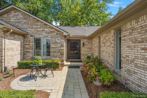 Rochester Hills, MI 48307,559 Buttercup Court