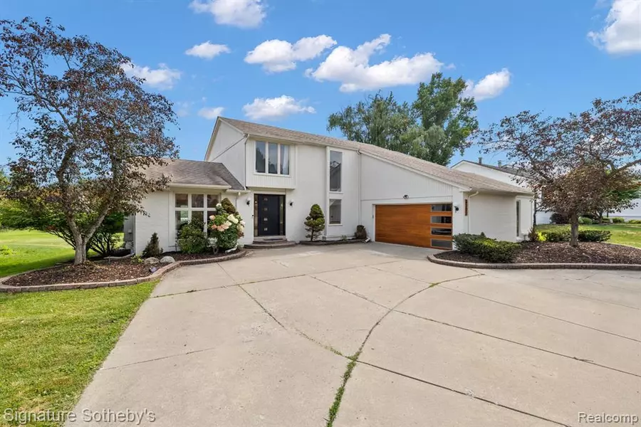 6207 Timberwood N, West Bloomfield, MI