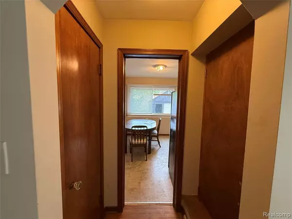 Harper Woods, MI 48225,20293 Washtenaw Street