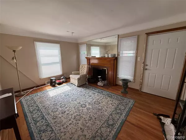 Harper Woods, MI 48225,20293 Washtenaw Street