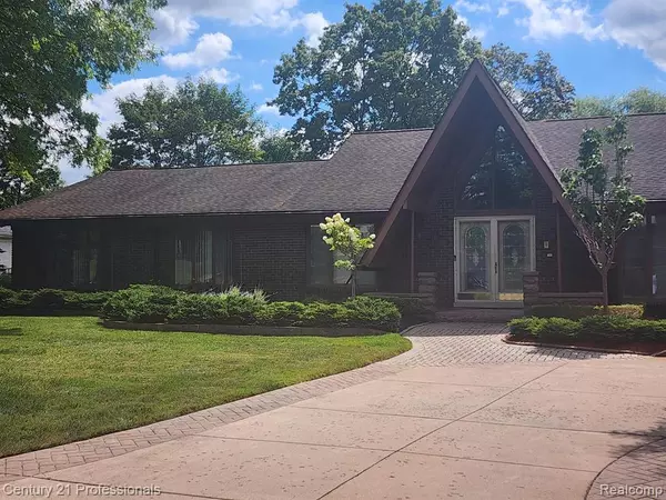 Southfield, MI 48034,23575 Riverview Drive