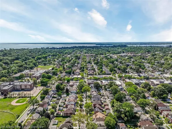 Grosse Pointe Park, MI 48230,1254 Beaconsfield Avenue