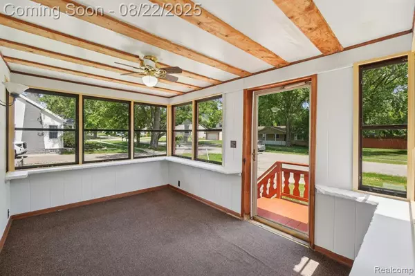 Waterford, MI 48328,33 Goldner Avenue