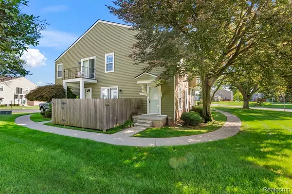 23507 N Rockledge, Novi, MI