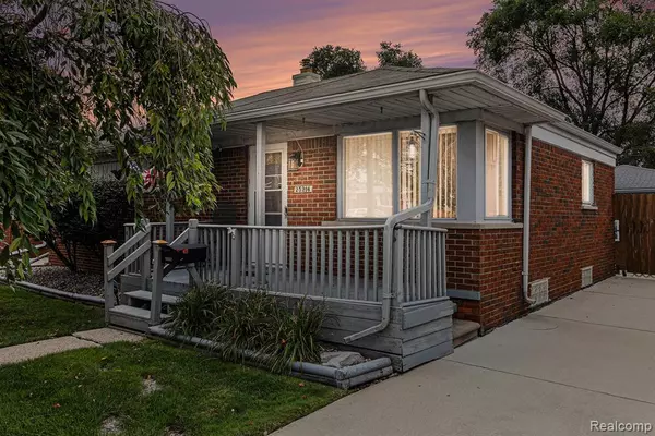 25216 Collingwood Street, Roseville, MI 48066