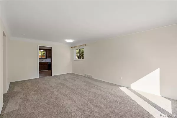 Sterling Heights, MI 48314,8628 Strom Drive