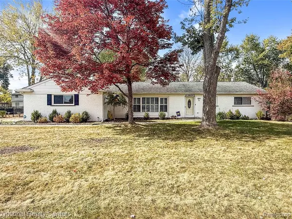Farmington Hills, MI 48336,23695 E Newell Circle