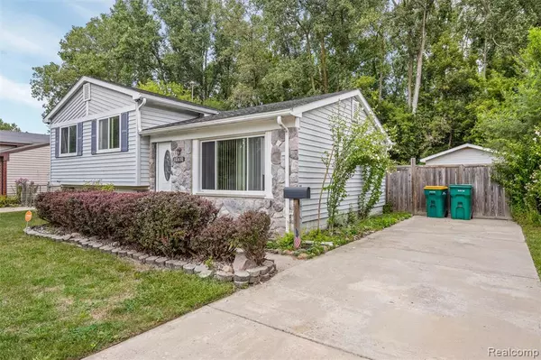 Romulus, MI 48174,28670 Zellmer Street