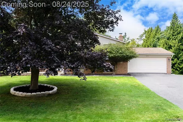 Waterford, MI 48328,2970 Onagon Trail