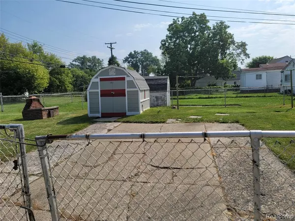 Roseville, MI 48066,17717 OAKDALE Street