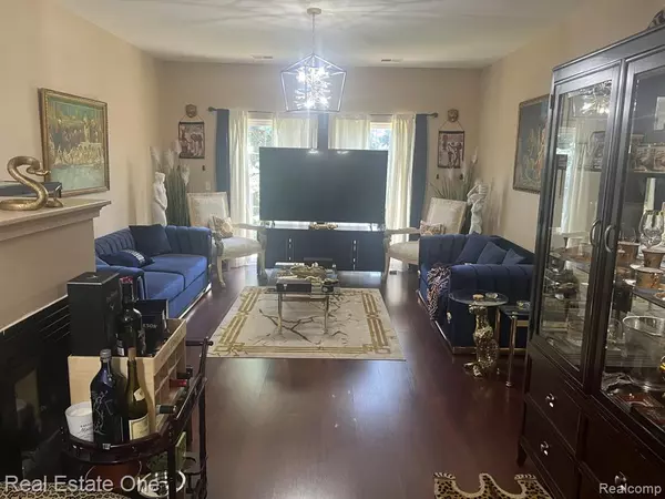 Sterling Heights, MI 48313,43216 Pendleton Circle