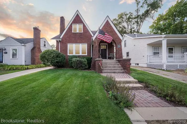 718 Irving Avenue, Royal Oak, MI 48067