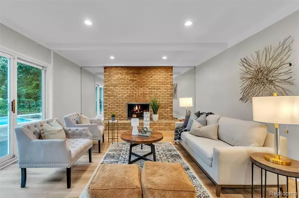 31037 N Park Drive, Farmington Hills, MI 48331