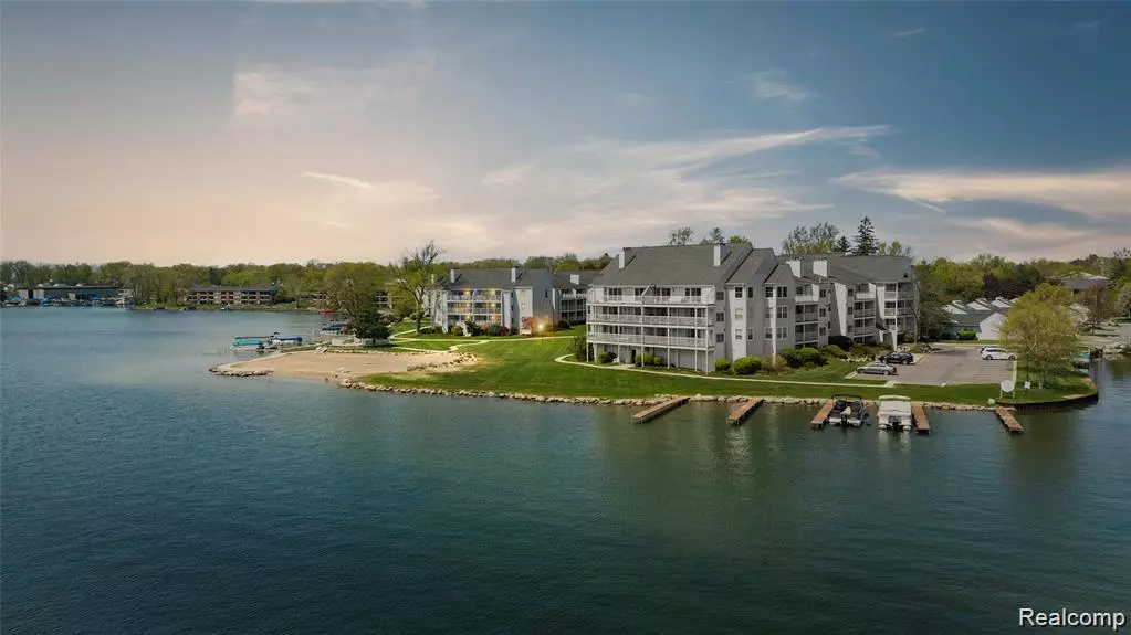 3565 Port Cove Drive, Waterford, MI 48328