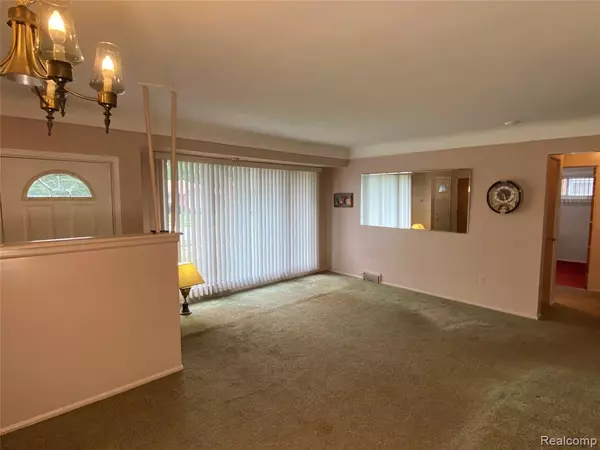 Redford, MI 48239,9071 Riverview