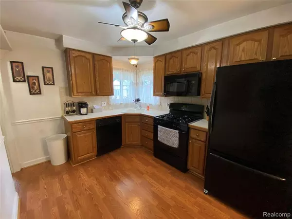Redford, MI 48239,9071 Riverview