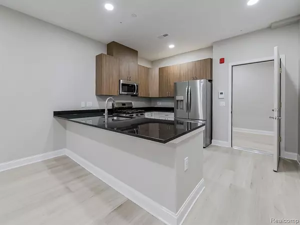 Westland, MI,31480 Warren Road