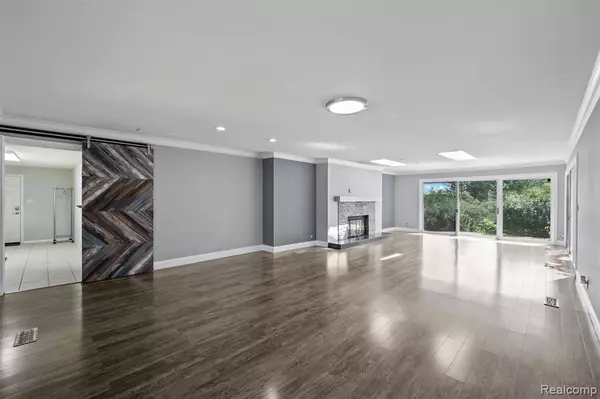 Bloomfield Hills, MI 48302,3275 Chickering Lane