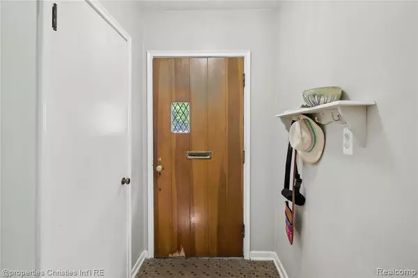 Birmingham, MI 48009,2248 W Lincoln Street