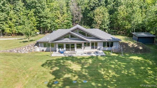 9274 Argentine Road, Linden, MI 48451