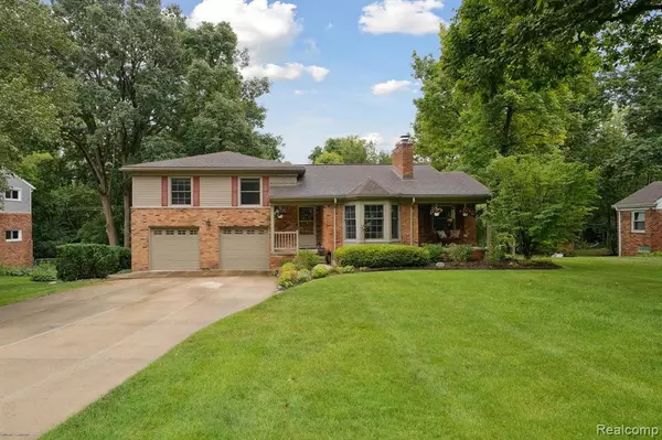 Bloomfield Hills, MI 48302,425 Kendry Avenue