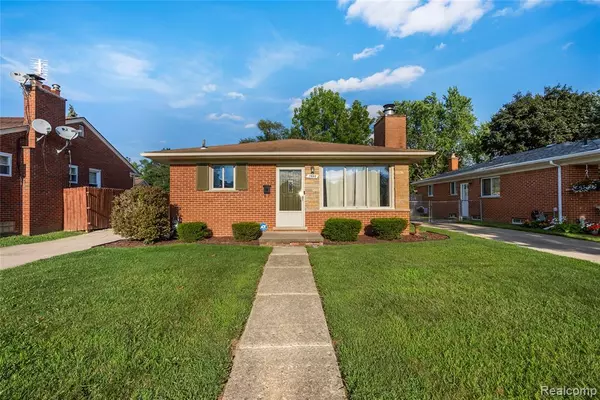 7486 Robindale Avenue, Dearborn Heights, MI 48127