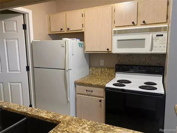 Farmington Hills, MI 48336,22192 Cape Cod Way