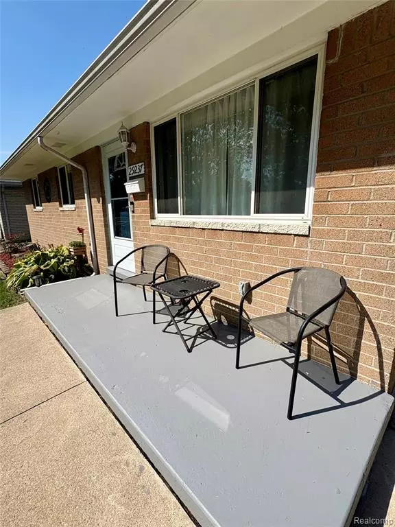 Roseville, MI 48066,29237 Elmwood Street