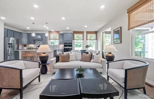 Shelby Twp, MI 48315,55717 Oak Pointe Drive