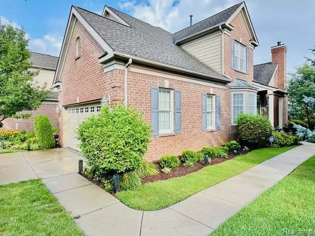 44999 Broadmoor S Circle, Northville, MI 48168