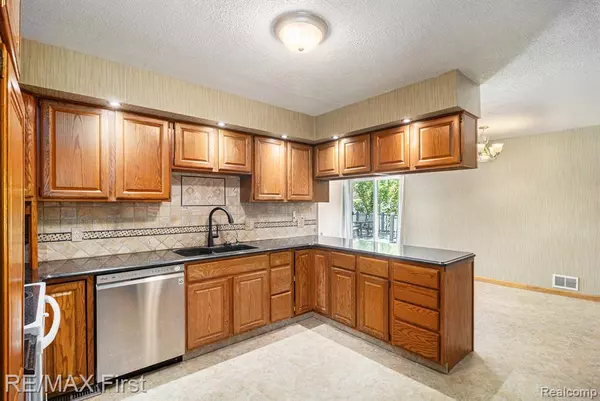 Sterling Heights, MI 48310,40034 Kristen Drive